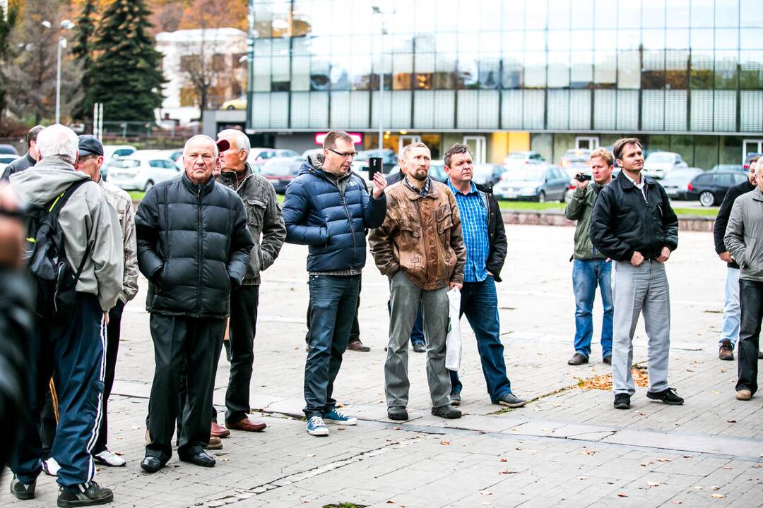 Vienybės aikštėje Kaune- protestas prieš NATO