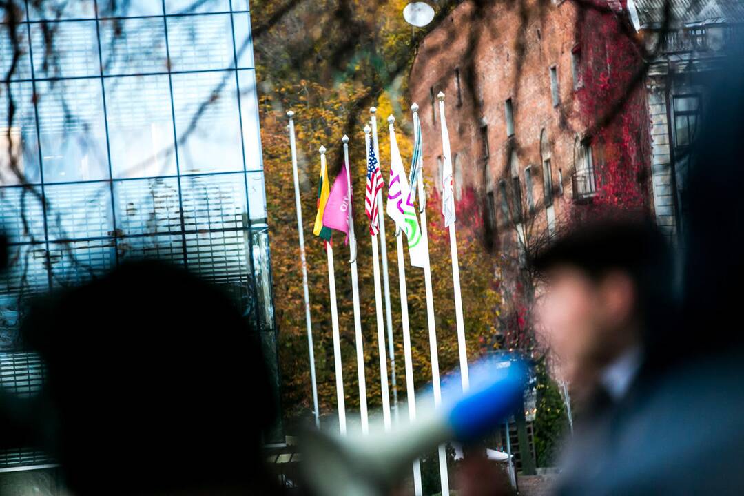Vienybės aikštėje Kaune- protestas prieš NATO