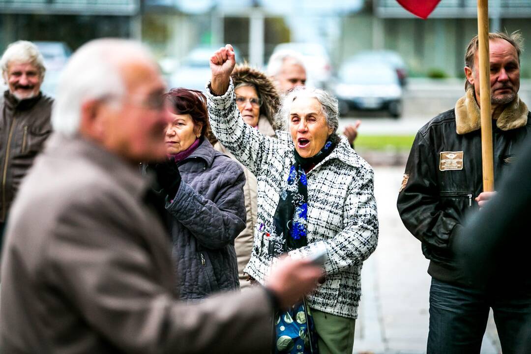 Vienybės aikštėje Kaune- protestas prieš NATO