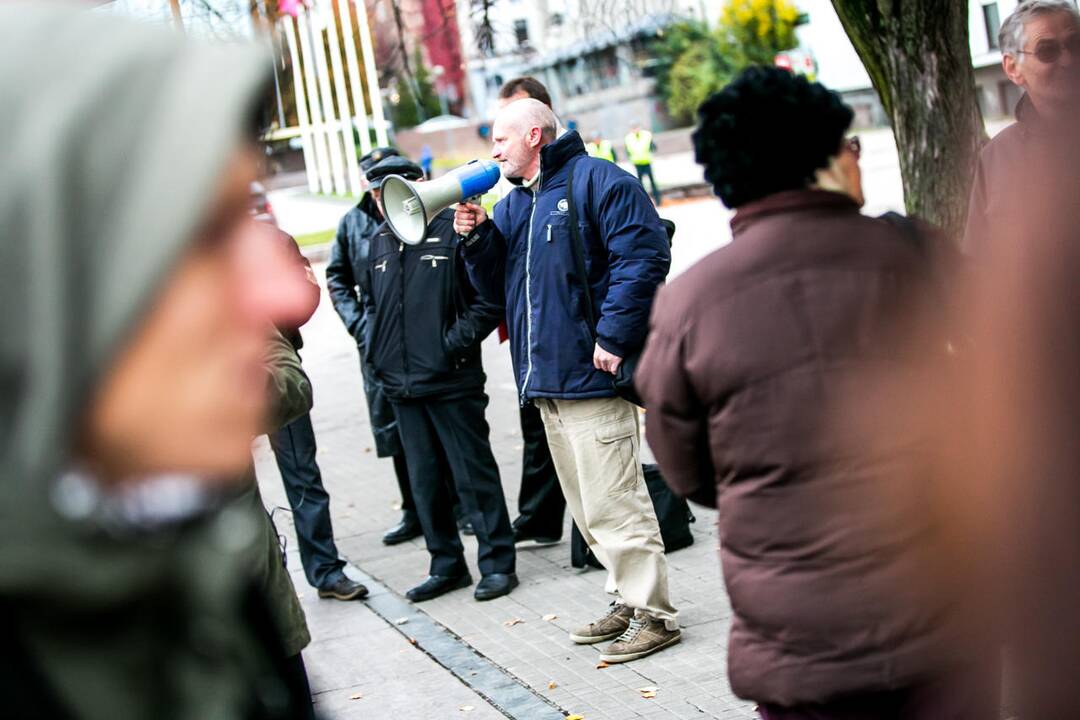 Vienybės aikštėje Kaune- protestas prieš NATO