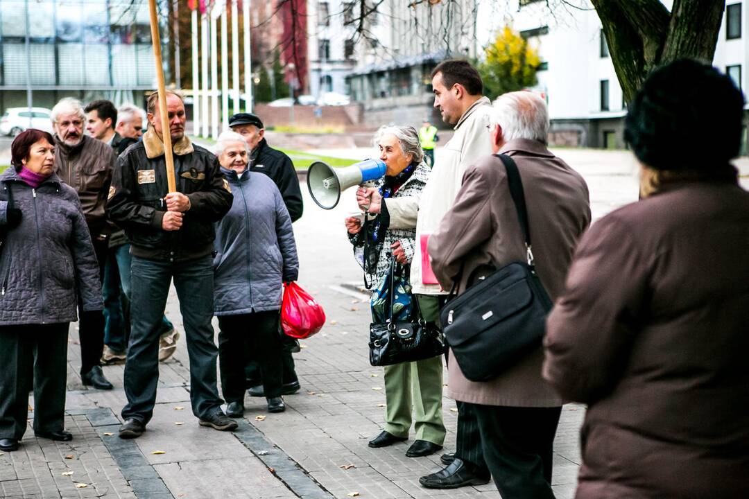 Vienybės aikštėje Kaune- protestas prieš NATO