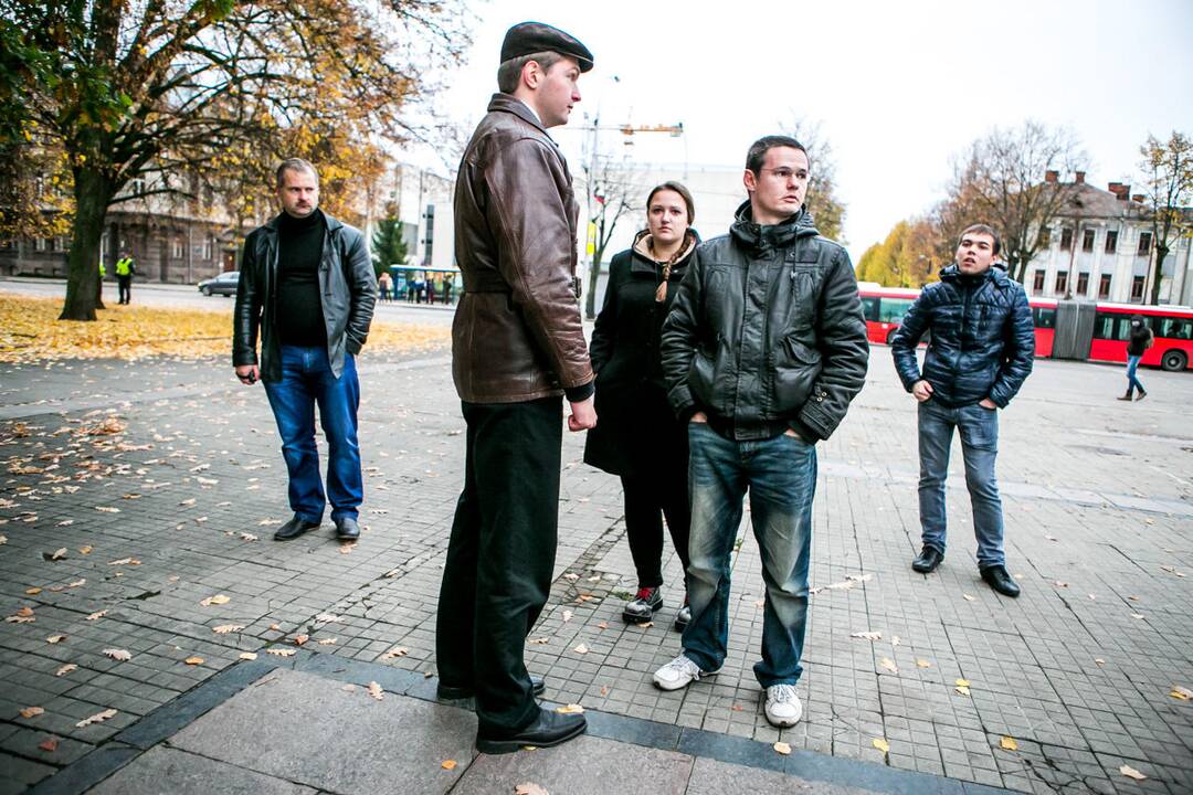 Vienybės aikštėje Kaune- protestas prieš NATO