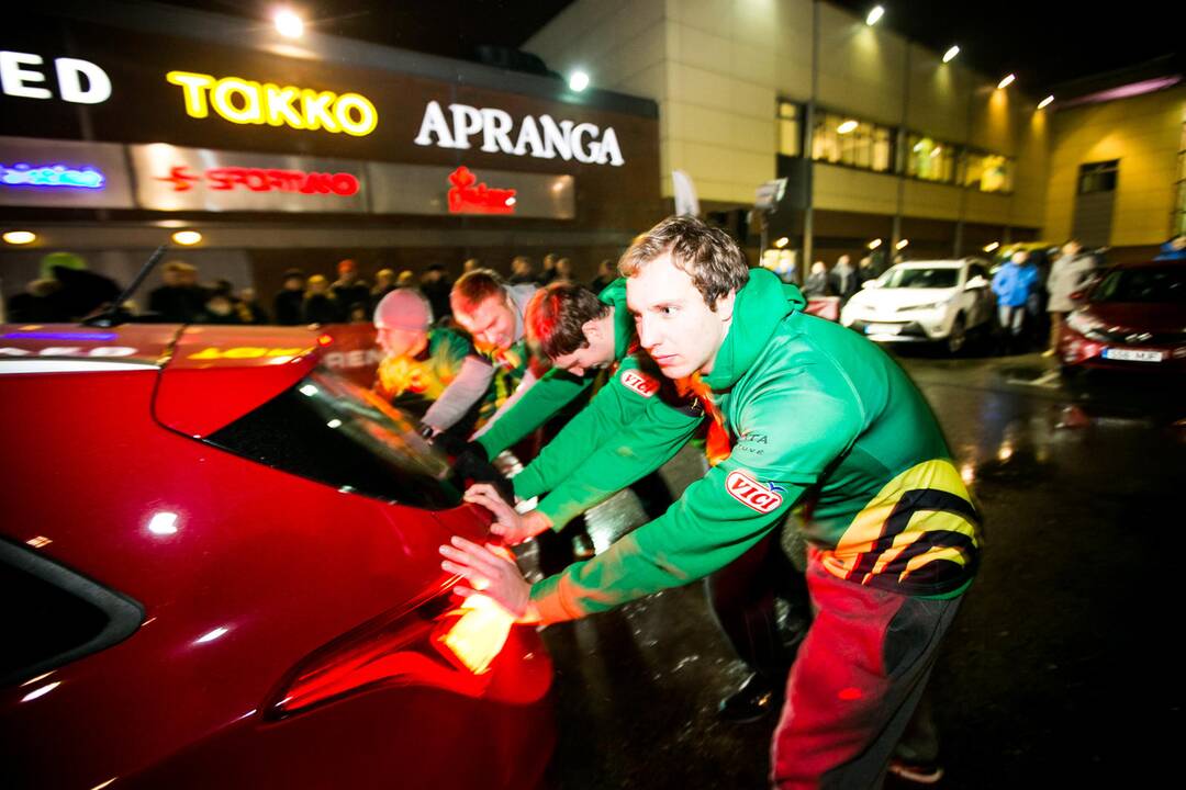 „TopGear“ automobilių apdavanojimo šou Kaune