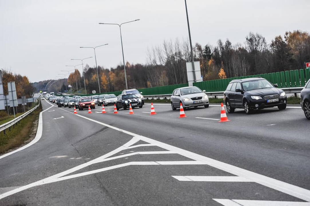 Dėl Palemono viaduko rekonstrukcijos - didžiulės spūstys magistralėje