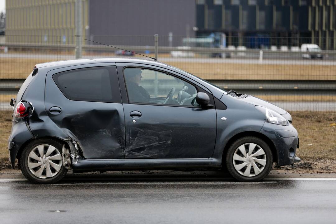 Kaune susidūrė vilkikas ir lengvasis automobilis