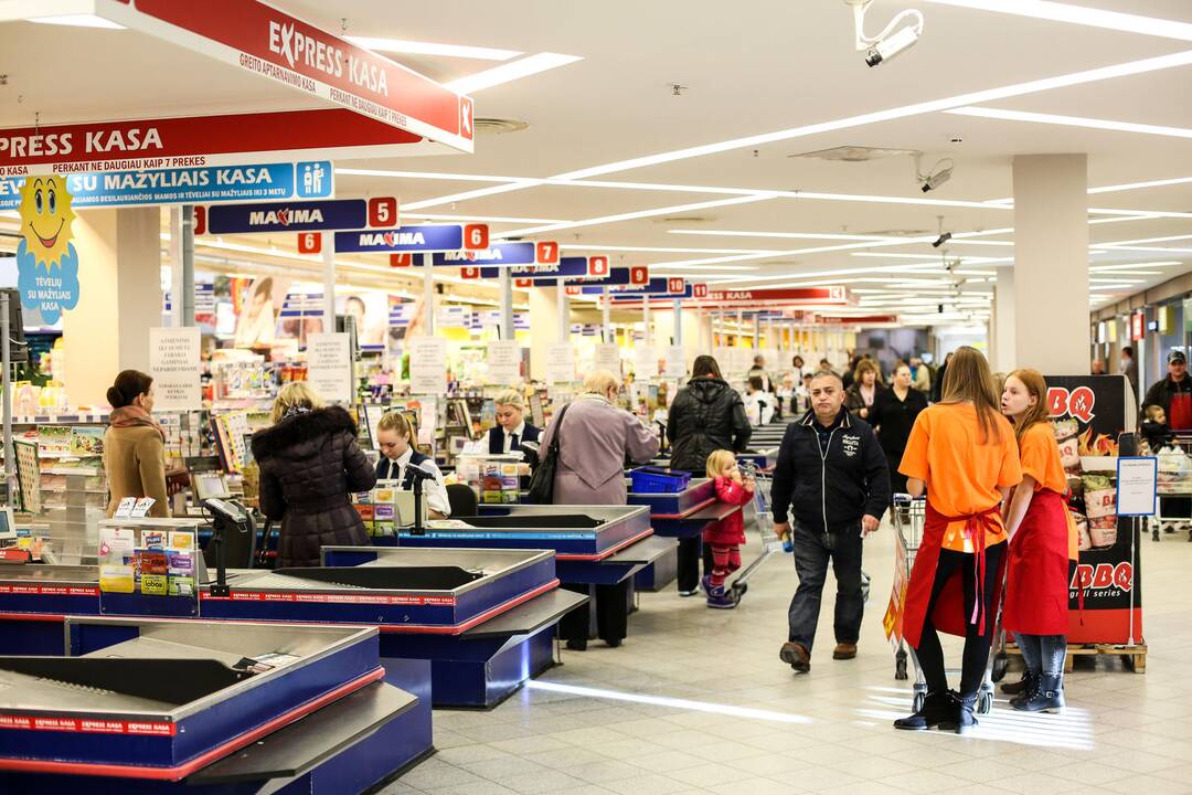 Kauniečiai aukojo "Maisto bankui"