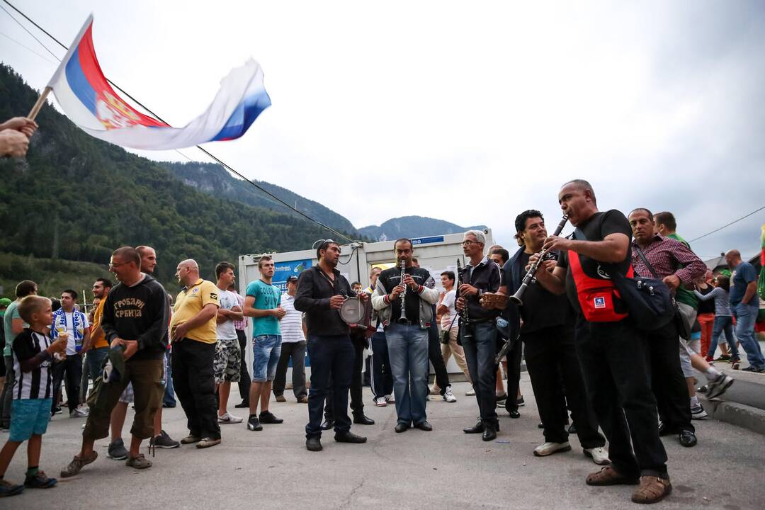 Draugiški sirgalių apsikabinimai prieš Lietuvos ir Makedonijos rungtynes 