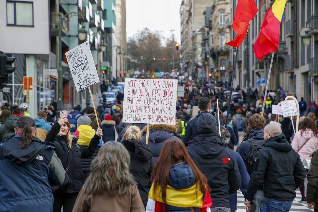 Briuselyje keli tūkstančiai gyventojų protestavo prieš ribojamąsias priemones