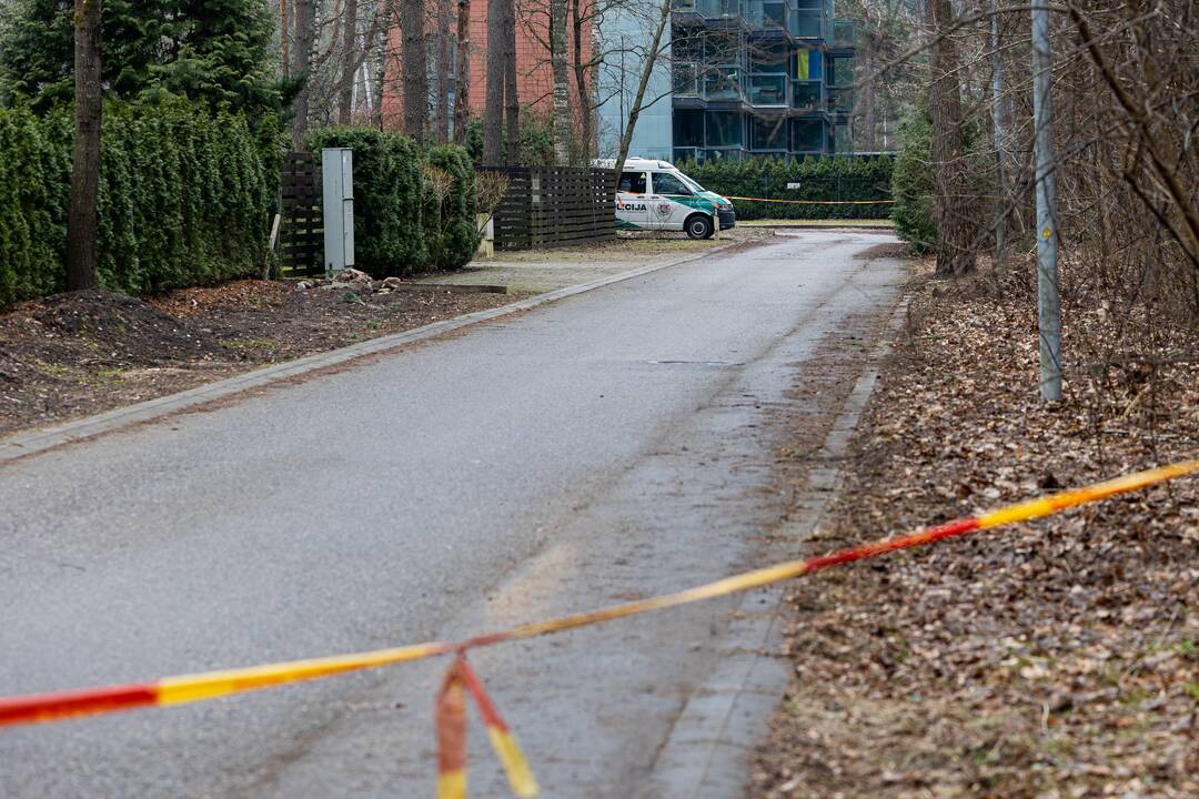 Prie L. Volkovo namų dirba policijos pareigūnai