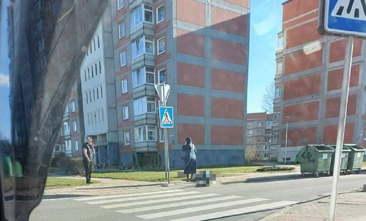 Tragiška nelaimė: ligoninėje mirė nuo paspirtuko nukritęs klaipėdietis