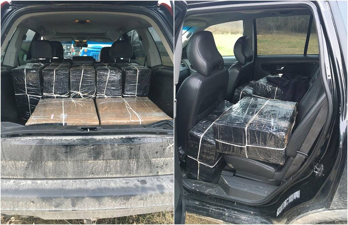 Sučiupti cigarečių kontrabandą automobilyje palikę ir sprukę vyrai