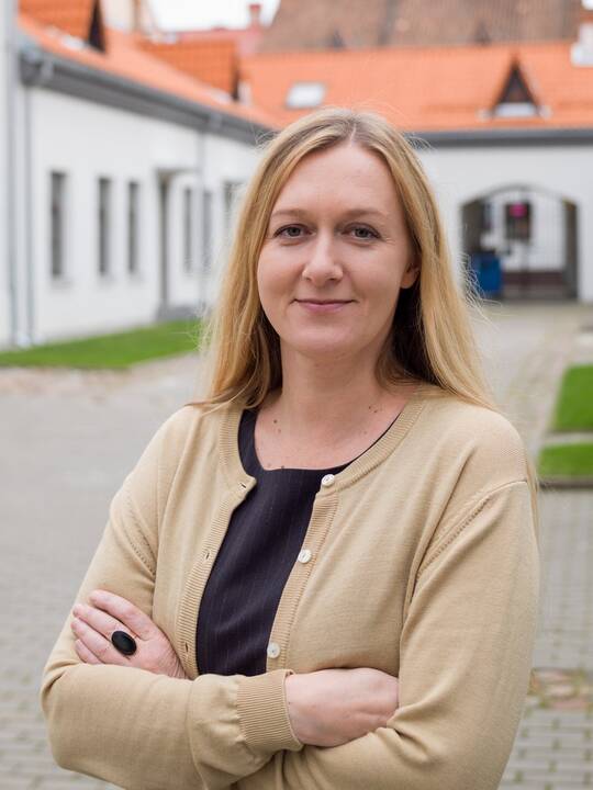 Priemonė: esminis skaitmenizuoto ir virtualiojo meno skirtumas – požiūris į medijų technologijas.