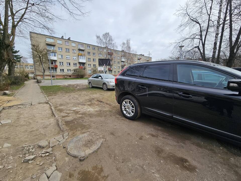 Klaipėdoje įrengiamos papildomos automobilių parkavimo vietos