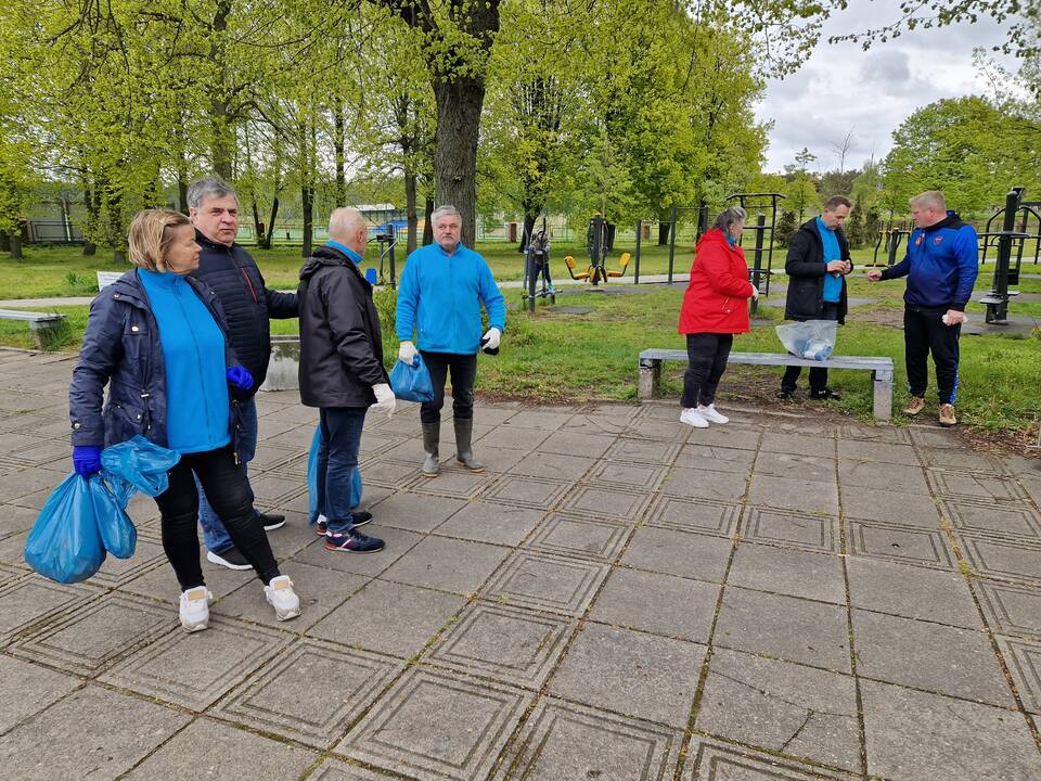 Talkininkams teko rinkti švirkštus
