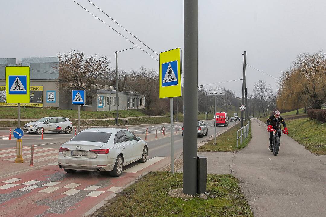 Netvarkomas pavojingas gatvės ruožas Petrašiūnuose