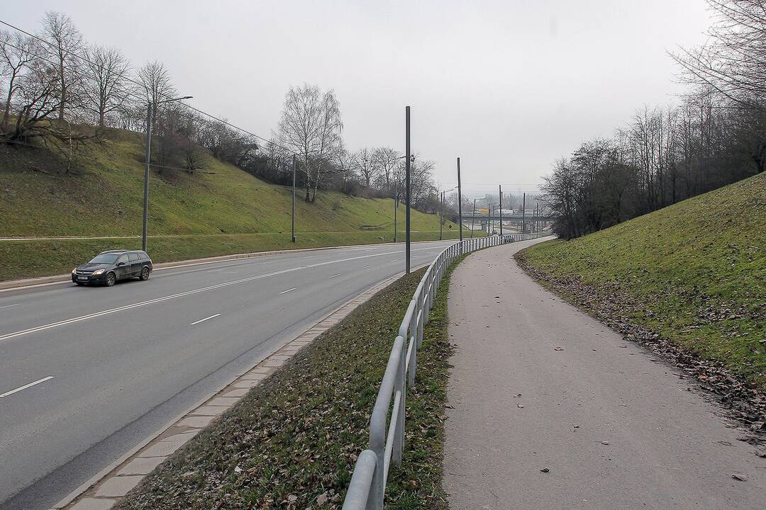 Netvarkomas pavojingas gatvės ruožas Petrašiūnuose
