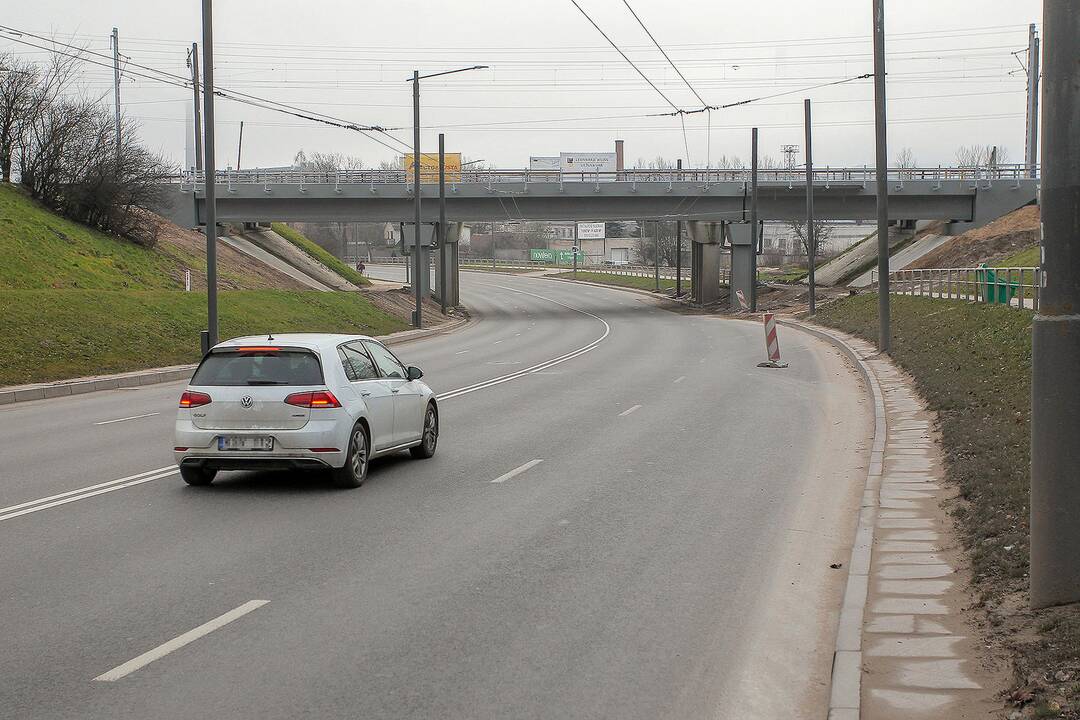 Netvarkomas pavojingas gatvės ruožas Petrašiūnuose
