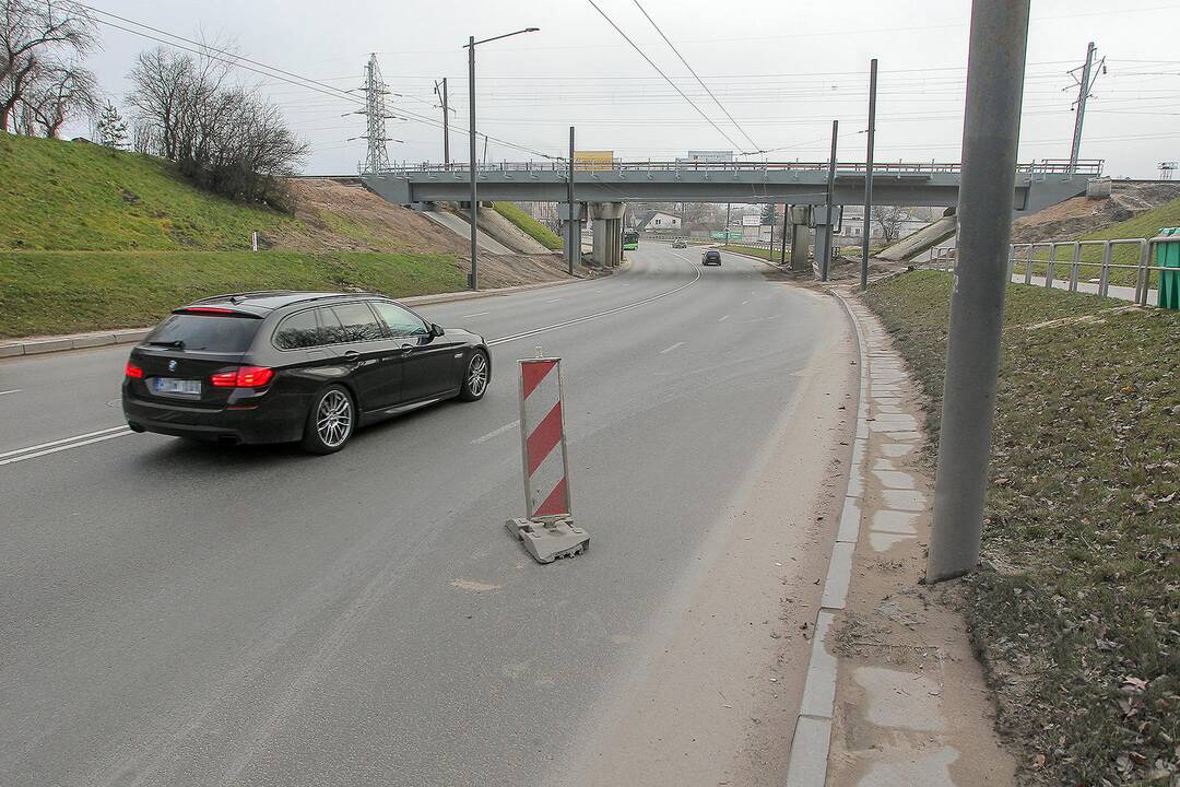 Netvarkomas pavojingas gatvės ruožas Petrašiūnuose