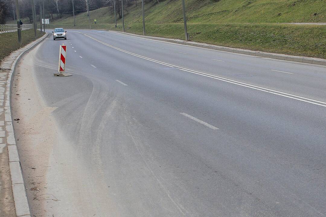 Netvarkomas pavojingas gatvės ruožas Petrašiūnuose