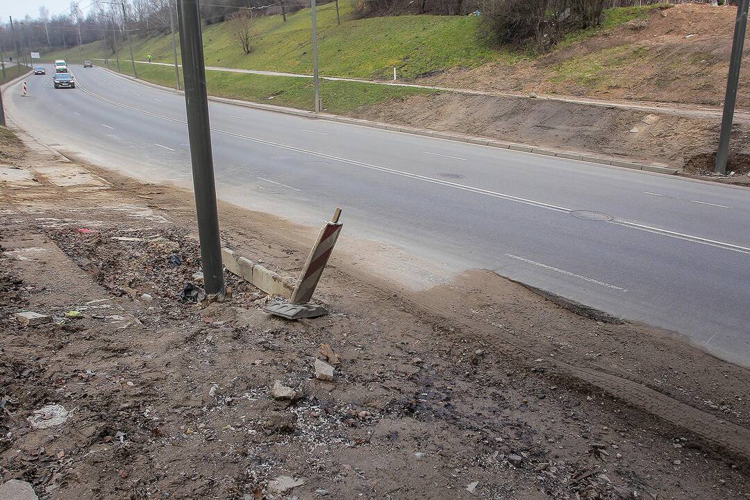Netvarkomas pavojingas gatvės ruožas Petrašiūnuose