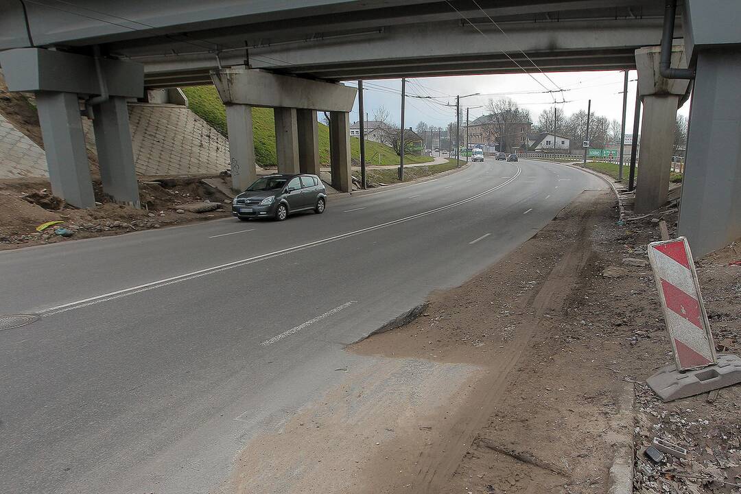 Netvarkomas pavojingas gatvės ruožas Petrašiūnuose