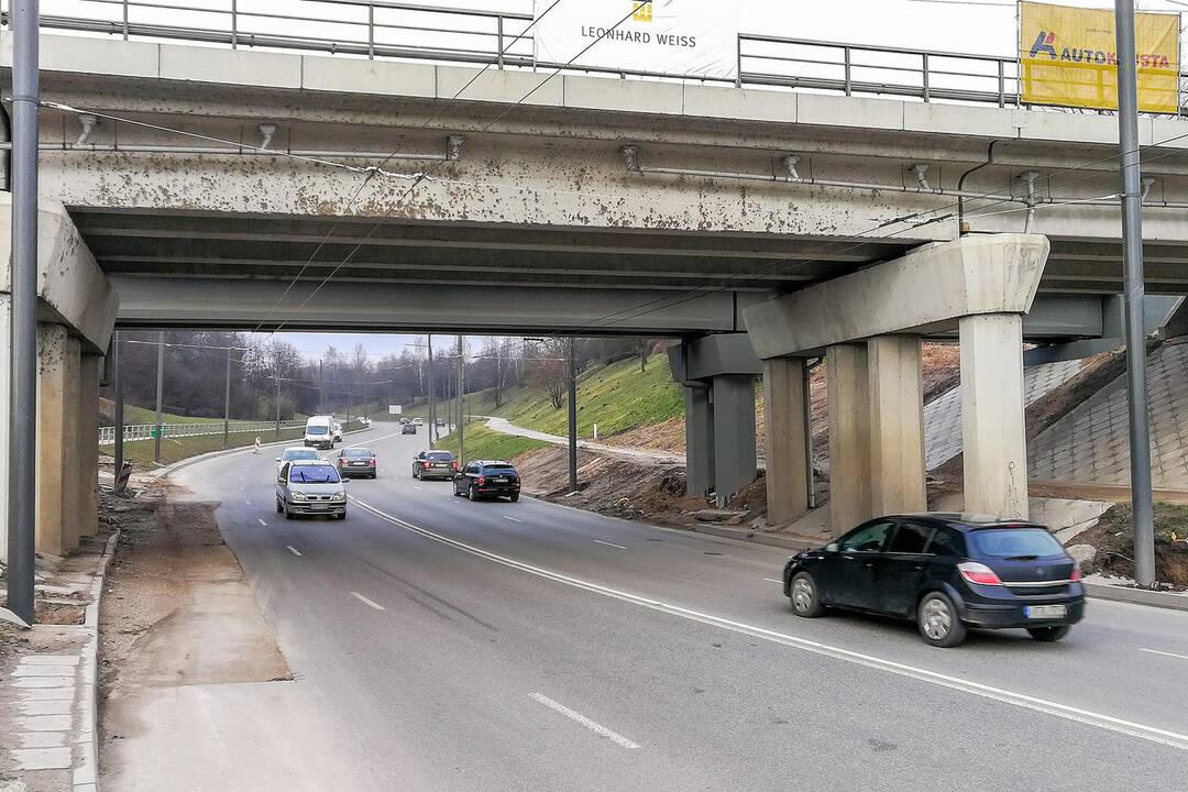 Netvarkomas pavojingas gatvės ruožas Petrašiūnuose