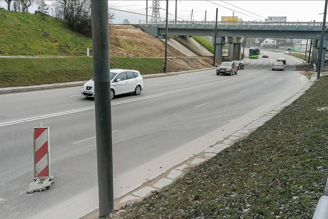 Netvarkomas pavojingas gatvės ruožas Petrašiūnuose