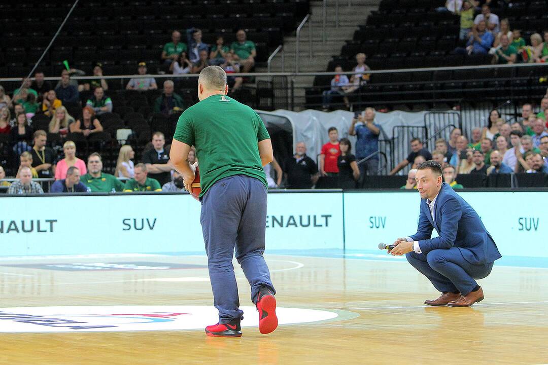 Krepšinis. Lietuva – Serbija 91:95