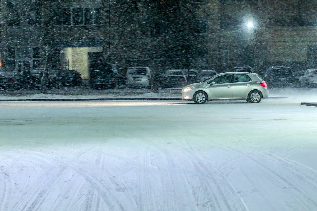 Pirmasis šios žiemos sniegas Kaune