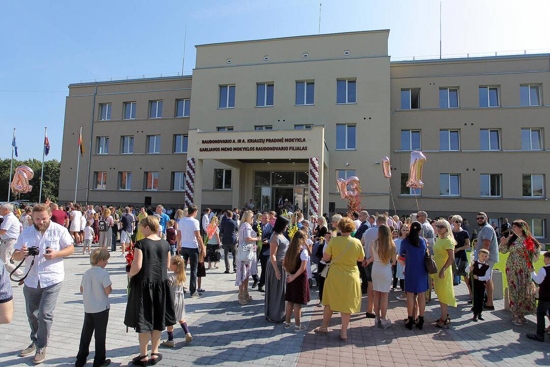 Mokyklos atidarymas Raudondvaryje