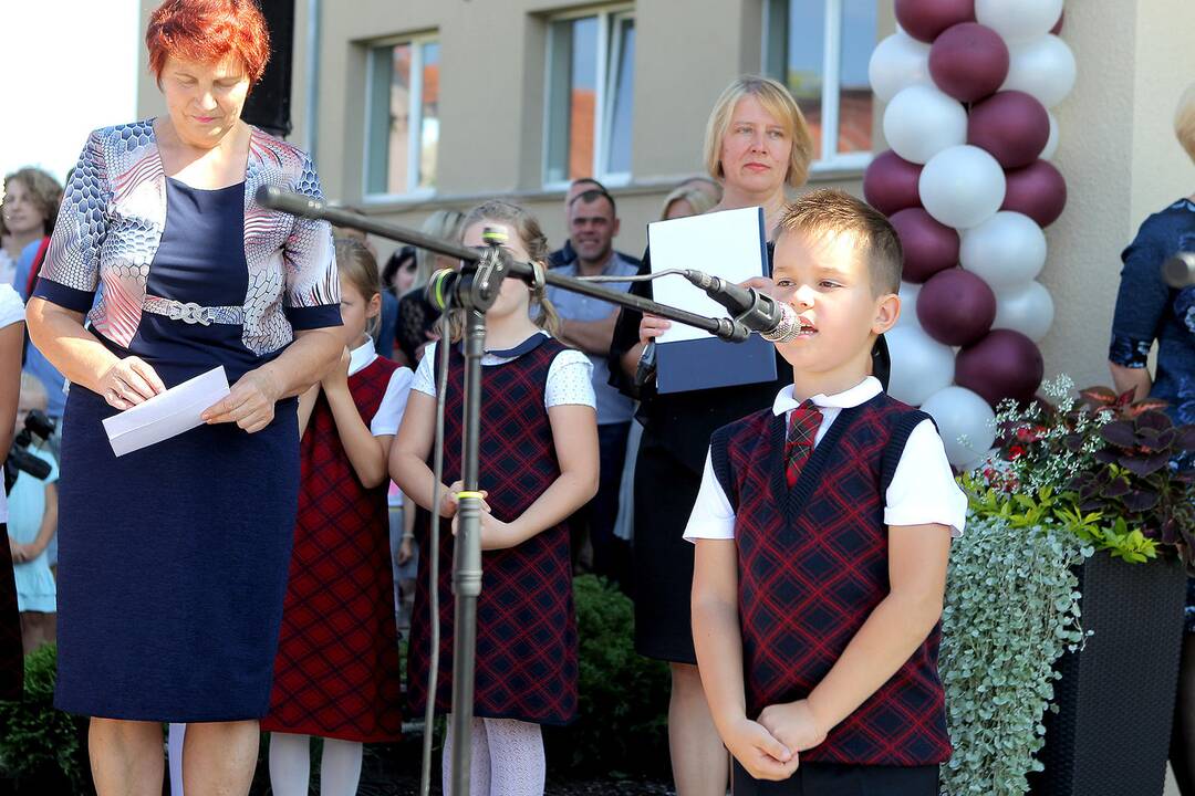 Mokyklos atidarymas Raudondvaryje