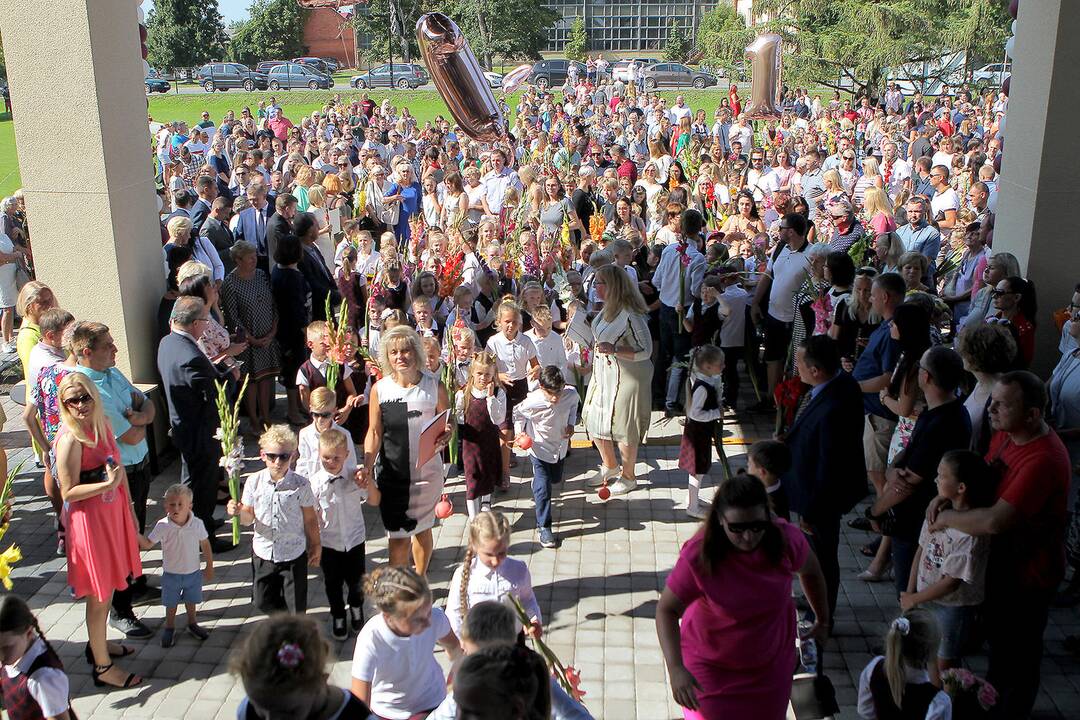 Mokyklos atidarymas Raudondvaryje