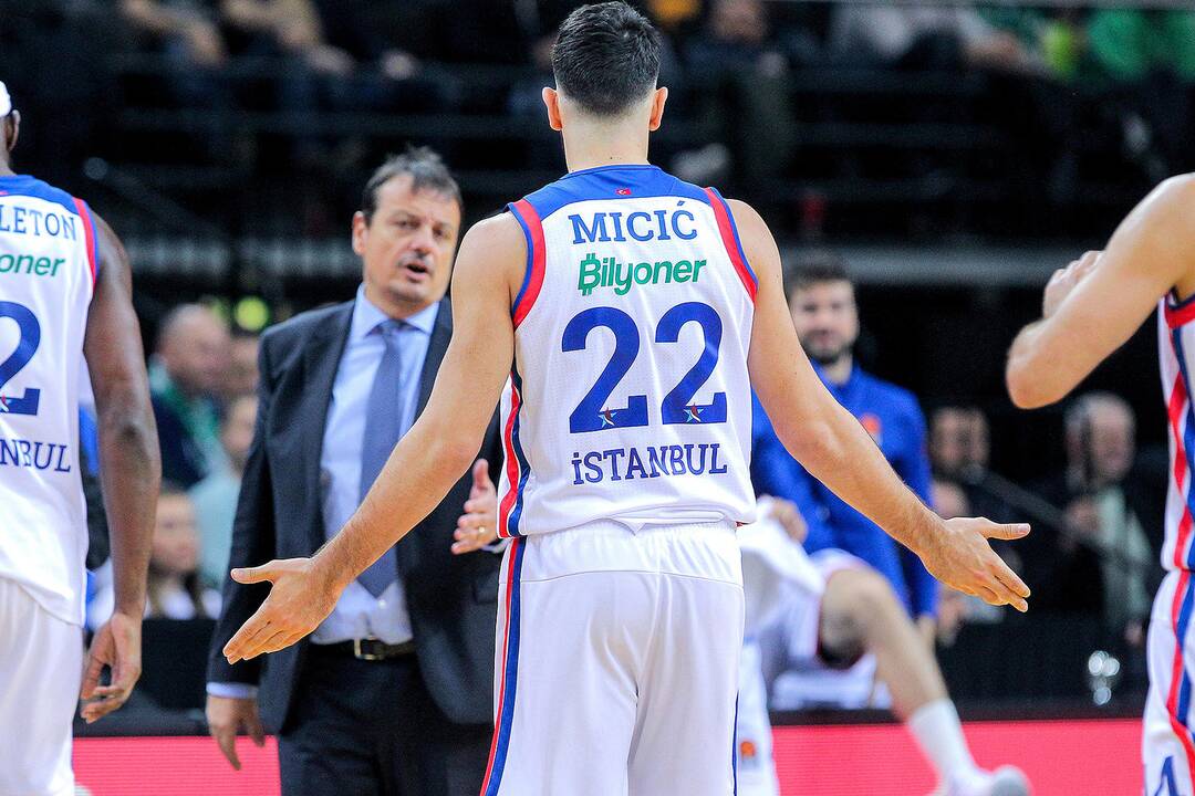 Eurolyga: „Žalgiris“ – „Anadolu Efes“ 68:74