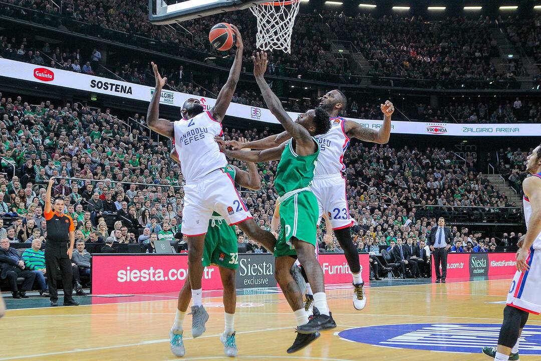 Eurolyga: „Žalgiris“ – „Anadolu Efes“ 68:74