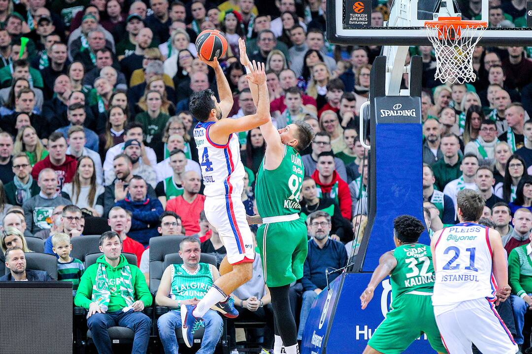Eurolyga: „Žalgiris“ – „Anadolu Efes“ 68:74