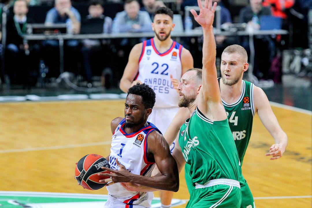 Eurolyga: „Žalgiris“ – „Anadolu Efes“ 68:74