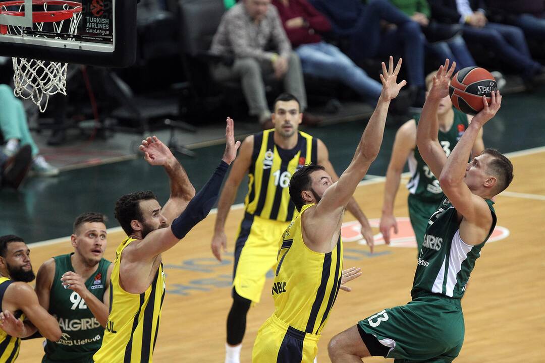 Eurolyga: „Žalgiris“ – „Fenerbachce“ 75:82