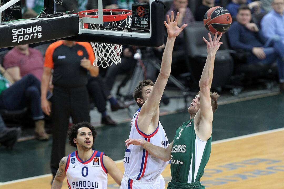 Eurolyga: „Žalgiris“ – „Anadolu Efes“ 58:79