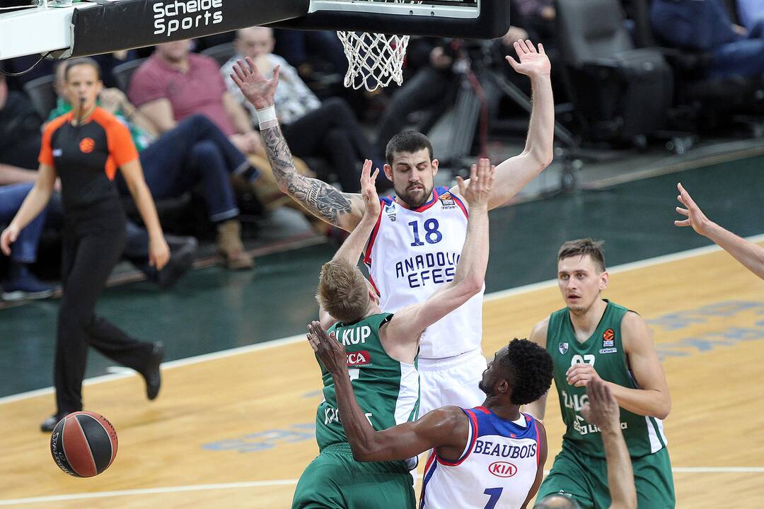 Eurolyga: „Žalgiris“ – „Anadolu Efes“ 58:79