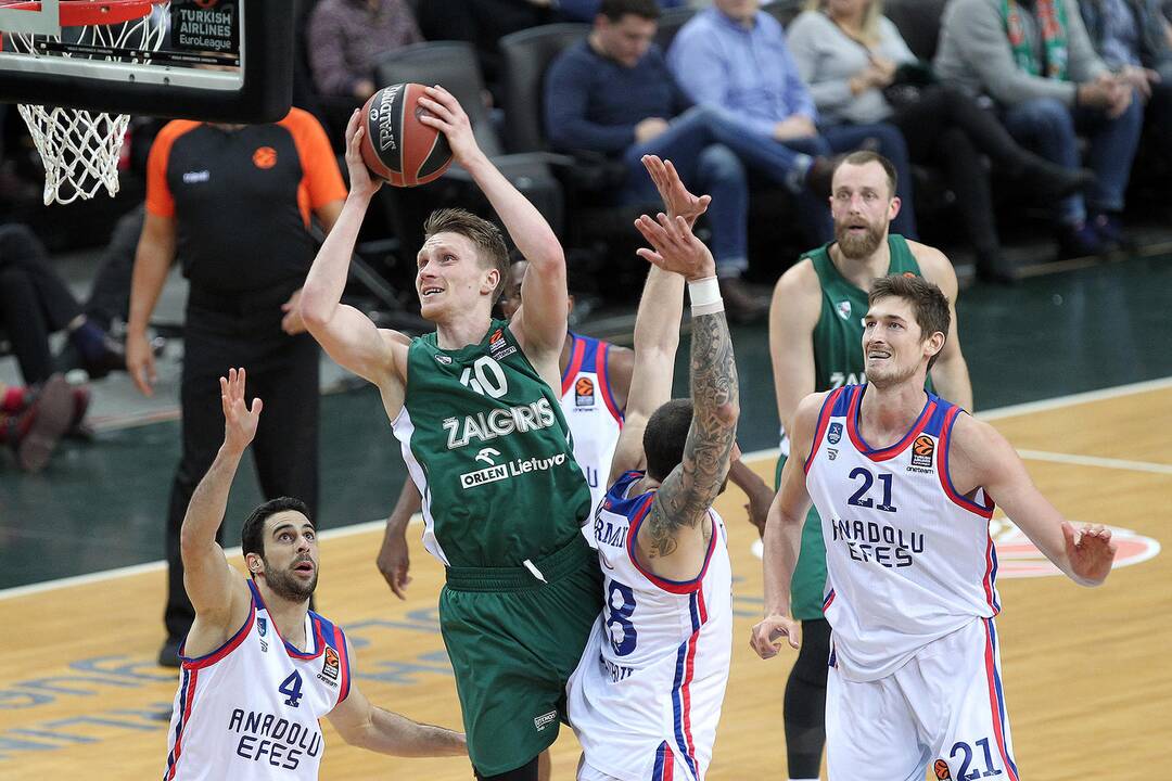 Eurolyga: „Žalgiris“ – „Anadolu Efes“ 58:79