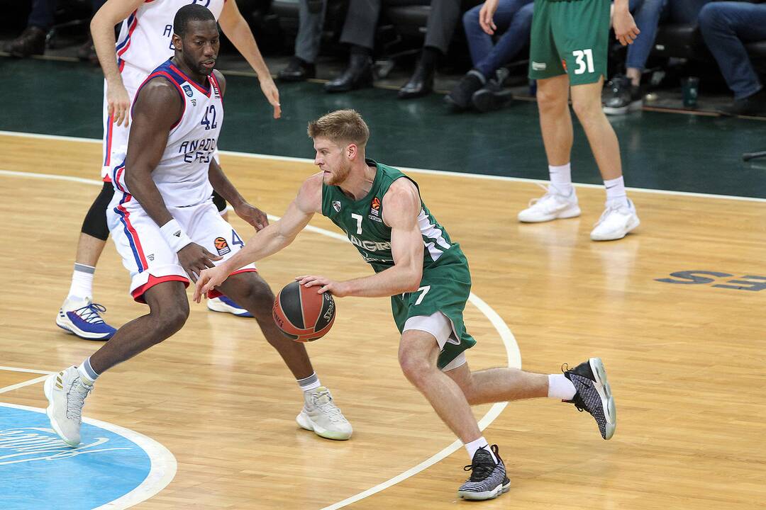 Eurolyga: „Žalgiris“ – „Anadolu Efes“ 58:79