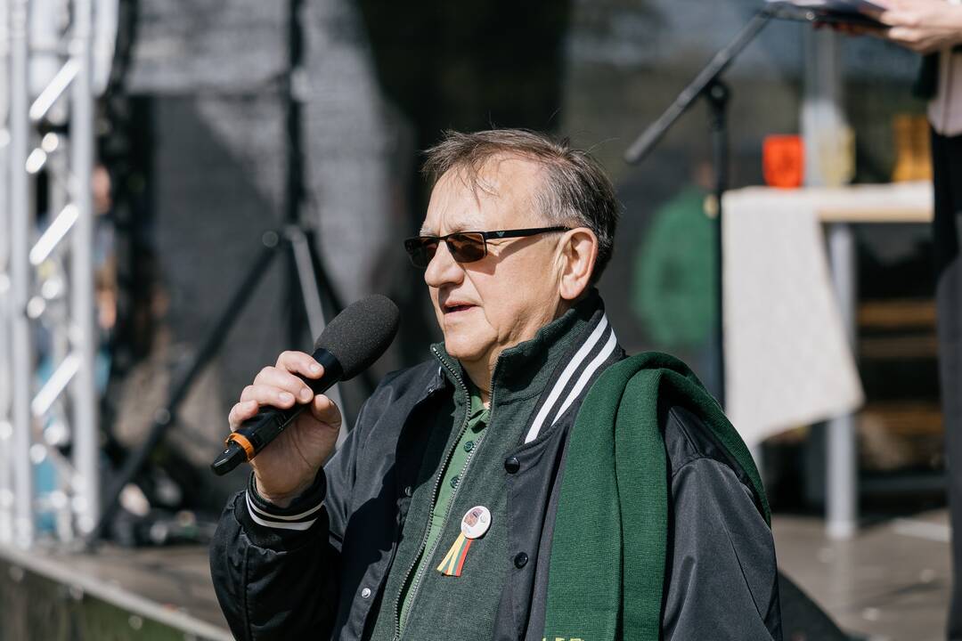 Ukrainos karo aukų atminimo ąžuolyne - dar daugiau ąžuolų