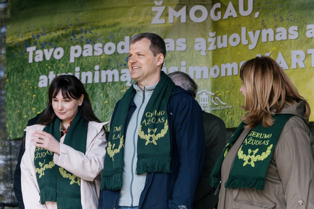 Ukrainos karo aukų atminimo ąžuolyne - dar daugiau ąžuolų