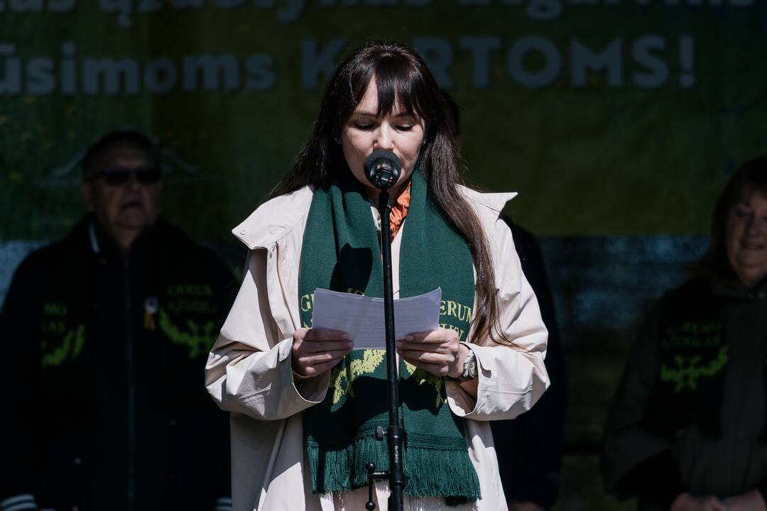 Ukrainos karo aukų atminimo ąžuolyne - dar daugiau ąžuolų