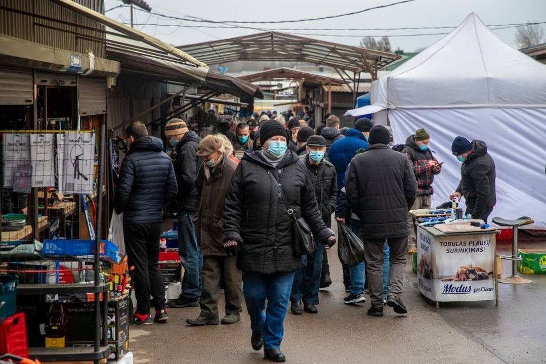 Gausa: kauniečiai žino: vienoje seniausių Kauno ir Lietuvos prekybos vietų – Aleksoto turgavietėje yra visko.