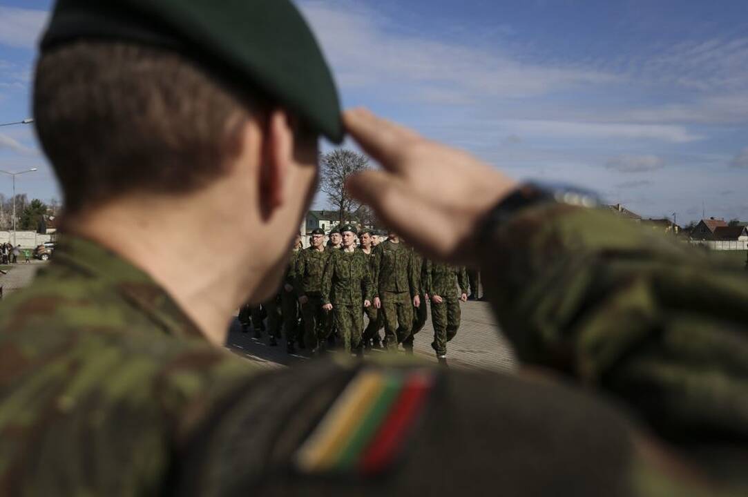 Ar vieši šauktinių sąrašai nepažeidžia privatumo?