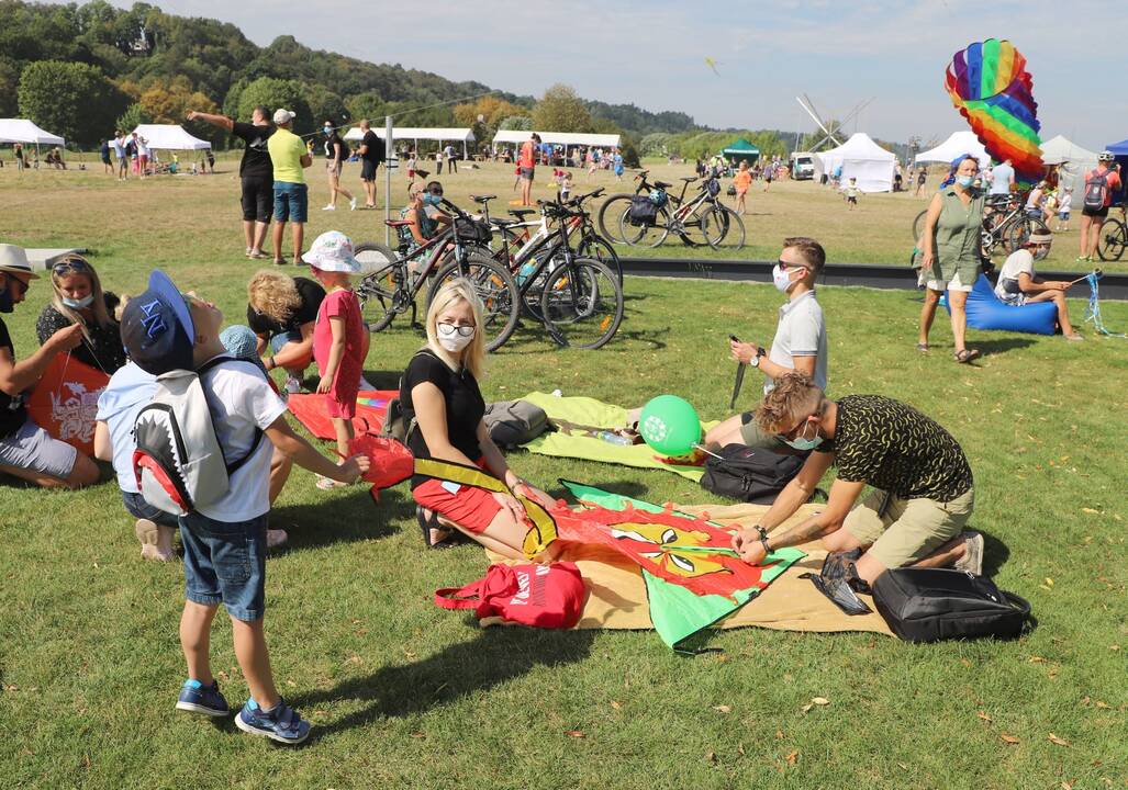 Zapyškio aitvarų festivalis „Tarp dangaus ir žemės“