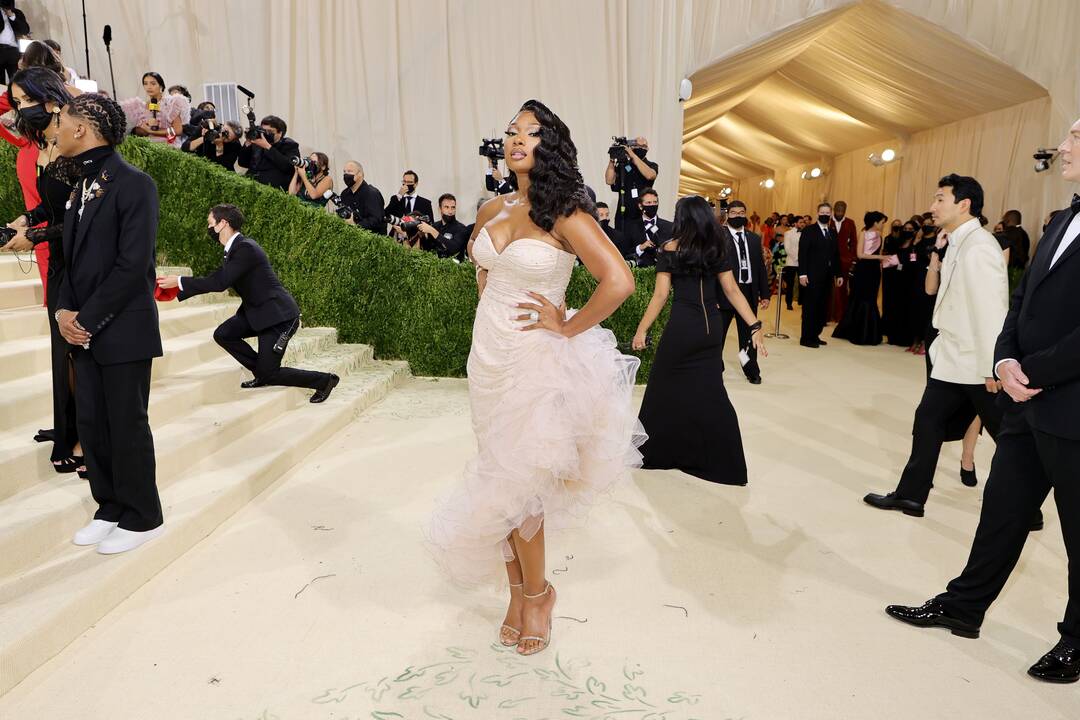 Kostiumo instituto pokylyje „Met Gala“ žvaigždės stebino ryškia mada