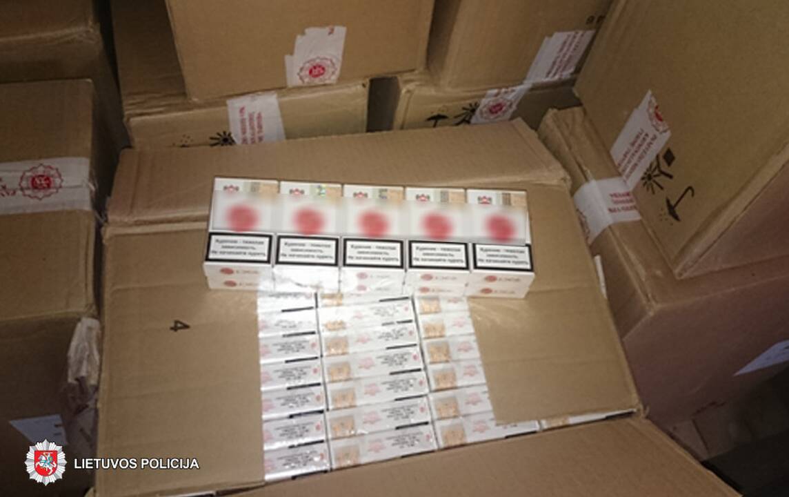 Prieš teismą stos vyras, turėjęs ir platinęs kontrabandinių cigarečių už 50 tūkst. eurų