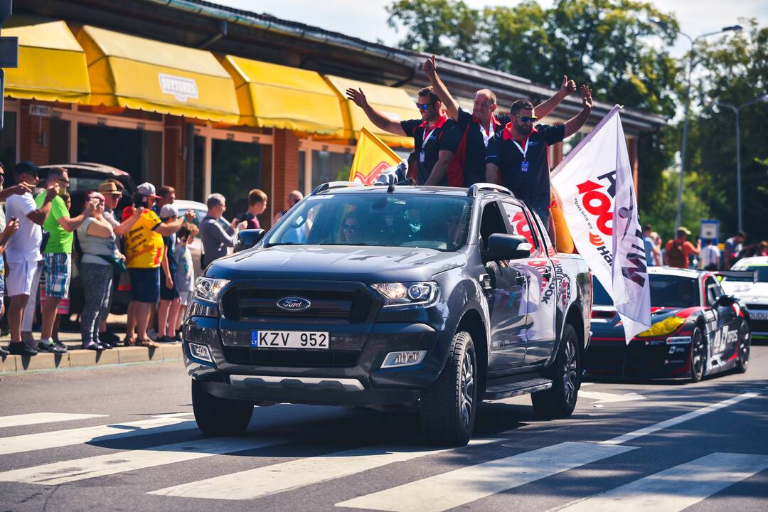 Palanga alsuoja „Aurum 1006 km lenktynių“ ritmu